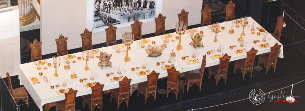Osmanlı Sarayında Mutfak Düzeni ve Teşkilat Yapısı